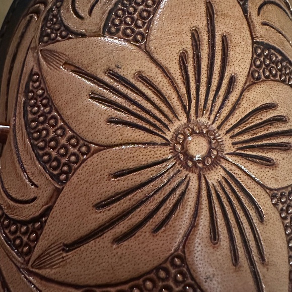 🦋 NWT Leather Hand tooled Hair Accessory - Picture 5 of 6
